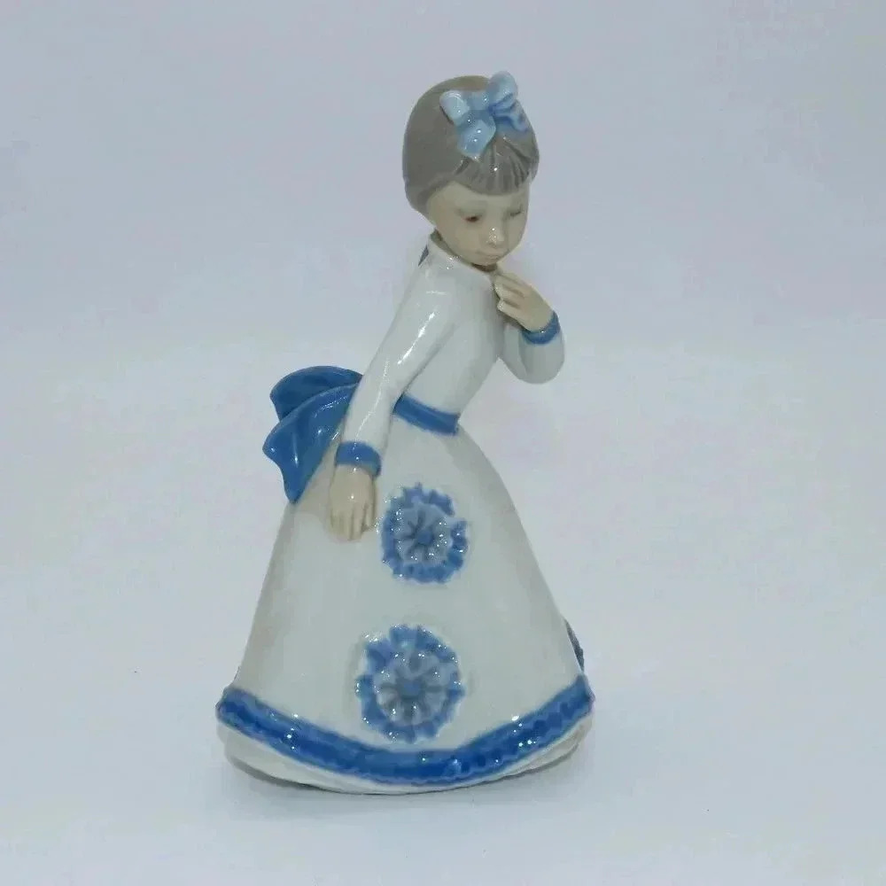 Zaphir Lladro Girl in Flower Dress Porcelain Figurine 7 inch Vintage - Picture 2 of 6